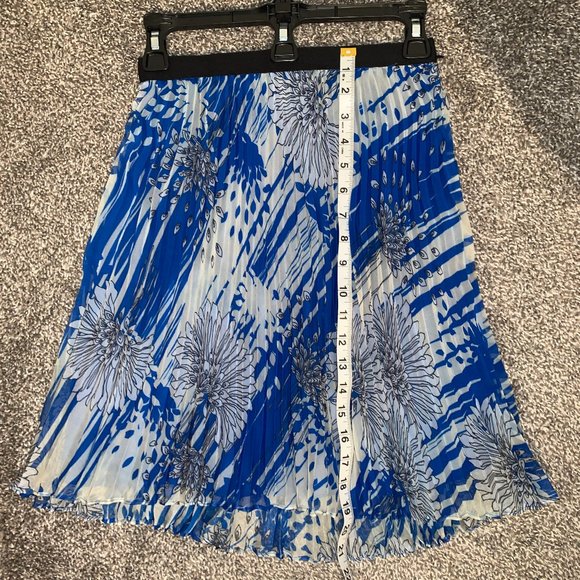 New Miss Wu Blue/White Pleated Skirt Size 2 - Picture 7 of 7